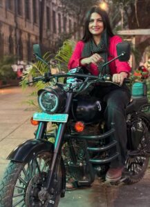 Who's Chitra Tripathi कौन हैं चित्रा त्रिपाठी? Who's Chitra Tripathi कौन हैं चित्रा त्रिपाठी?