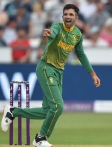 Keshav Maharaj कौन है ?